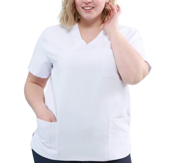 Lavori in sanità? Scegli camici e casacche che respirano con te anche d’estate!